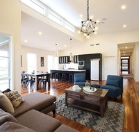 Lomandra Retreat - Tourism Caloundra