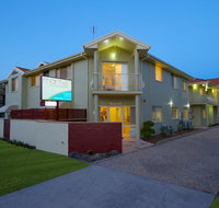 Martys at Little Beach - Tourism Caloundra