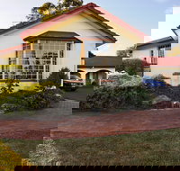 McNevins Warwick Motel and Gunyah Restaurant - Tourism Caloundra