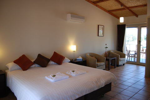 Mungo Lodge - Tourism Caloundra 1