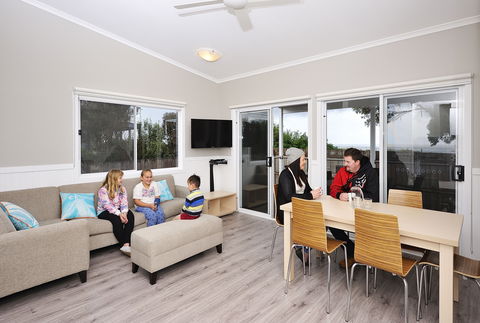 NRMA Portland Bay Holiday Park - Tourism Caloundra 2