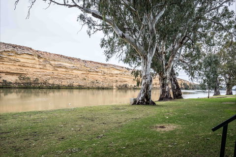 Page Drive Blanchetown  -River Shack Rentals - Tourism Caloundra 1
