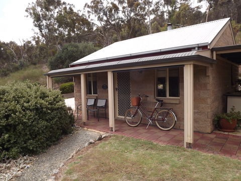 Riesling Trail And Clare Valley Cottages - Tourism Caloundra 1
