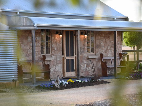 Riverline Cottage - Tourism Caloundra 0