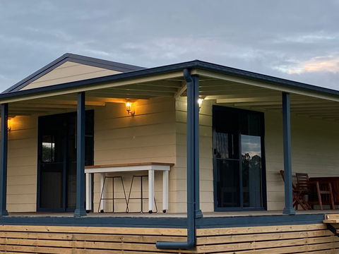 Riverside Park Cottage - Tourism Caloundra 0