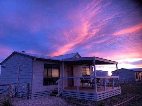 Tarnasey Farm - Bump's Barn - Tourism Caloundra 0