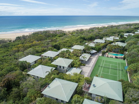 The Retreat Beach Houses - Tourism Caloundra 2