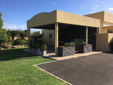 Tower Motor Inn - Tourism Caloundra 2