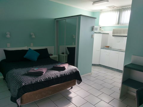 Tree Motel - Tourism Caloundra 2