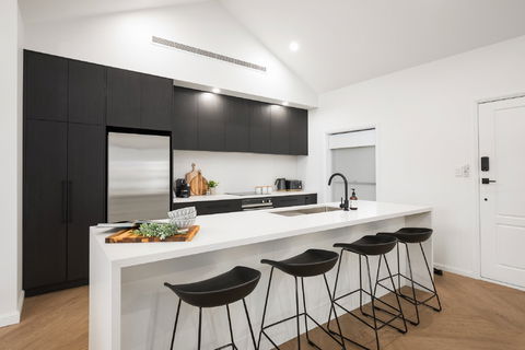 Abode Accommodations - Tourism Caloundra 0