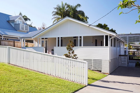Belletide - Tourism Caloundra 0