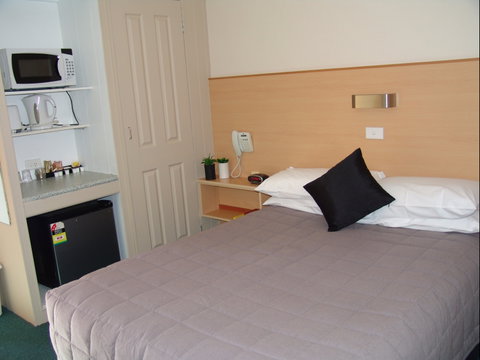 Ben Chifley Motor Inn - Tourism Caloundra 2