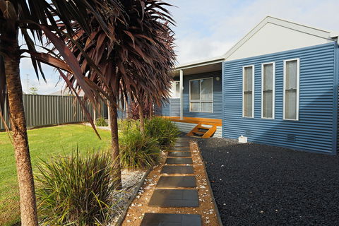 Blue Fin - Tourism Caloundra 0