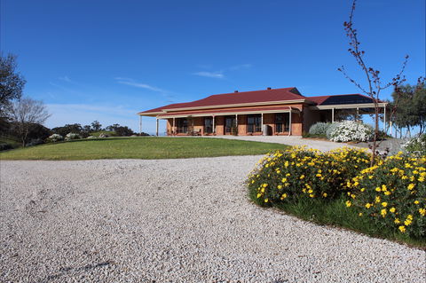 Clare View Accommodation - Clare View House - Tourism Caloundra 0