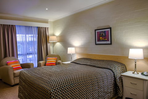 Country Roads Motor Inn - Tourism Caloundra 2