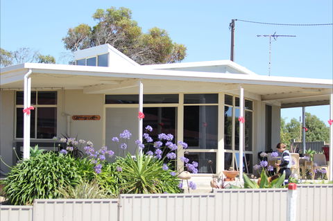 Deckadence Seafront - Tourism Caloundra 0