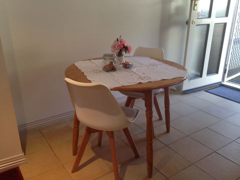 Ellie's Studio Apartment - Tourism Caloundra 2