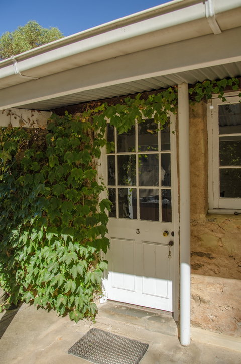Ford Cottage Bed & Breakfast - Tourism Caloundra 1