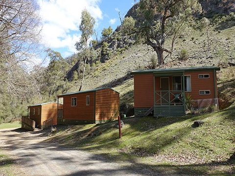 Grove Creek Cabins - Tourism Caloundra 0
