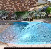 Highway Inn Motel - Tourism Caloundra