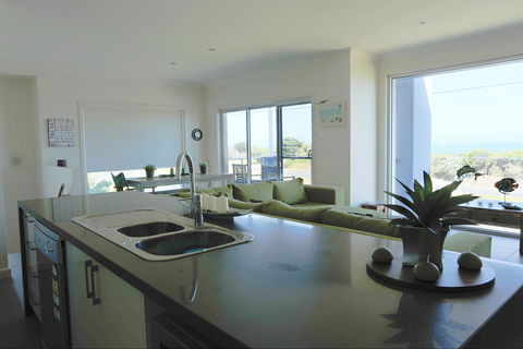 Horizons Part Of Blue Fin Holiday Homes - Tourism Caloundra 1