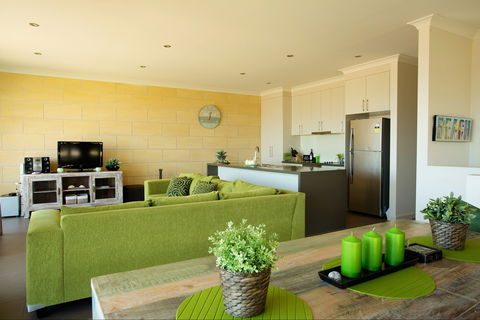 Horizons Part Of Blue Fin Holiday Homes - Tourism Caloundra 2