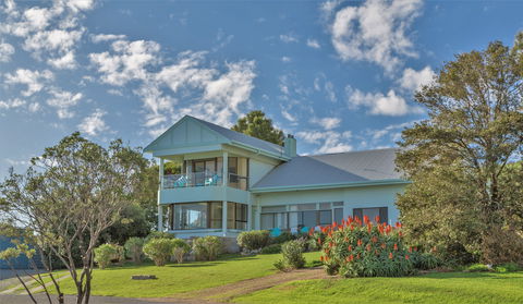 King Of North Bay - Tourism Caloundra 0