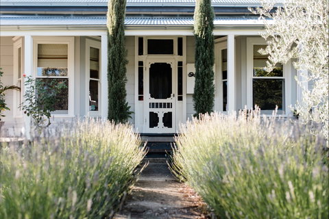 La Maison St Arnaud B&B - Tourism Caloundra 0