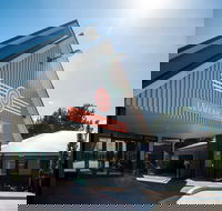 Leumeah Lodge - Tourism Caloundra