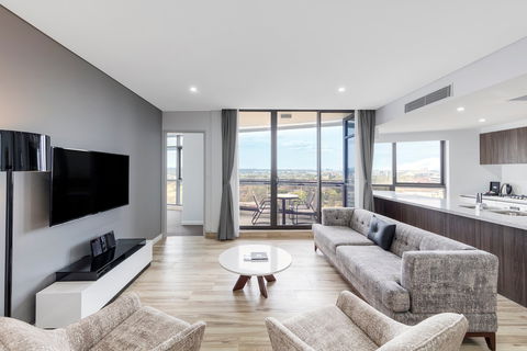 Meriton Suites Church Street, Parramatta - Tourism Caloundra 2