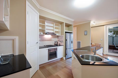 Mt Gambier Apartments - Tourism Caloundra 0