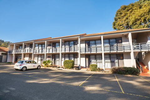 Nightcap At Ferntree Gully Hotel - Tourism Caloundra 0