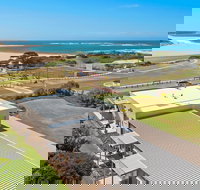 Peterborough House  Motel - Tourism Caloundra