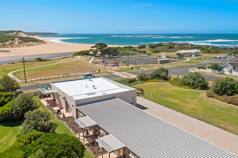 Peterborough House & Motel - Tourism Caloundra 0