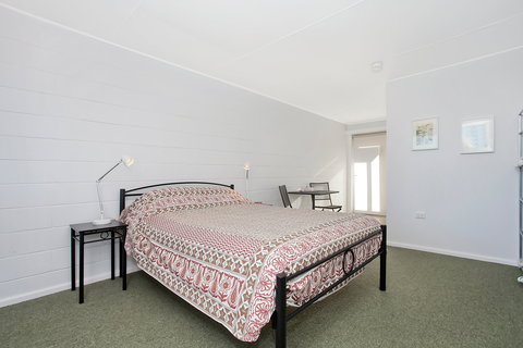 Peterborough House & Motel - Tourism Caloundra 1