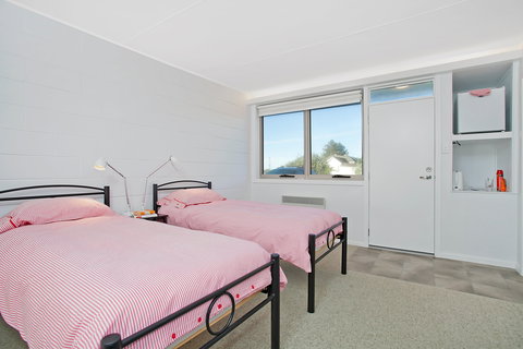 Peterborough House & Motel - Tourism Caloundra 2