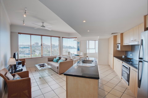 Rolling Surf Resort - Tourism Caloundra 2