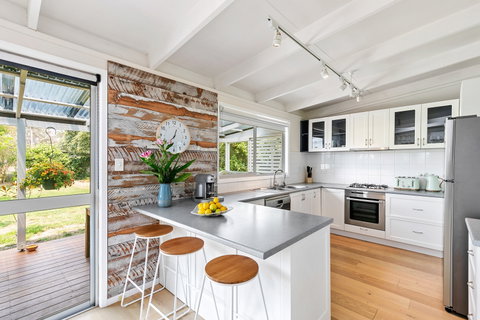 The Beach House Anglesea - Tourism Caloundra 2