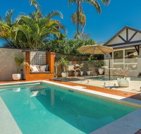 Three Little Pigs - Tourism Caloundra