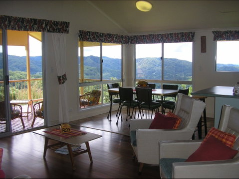 Toolond Plantation Guesthouse - Tourism Caloundra 2
