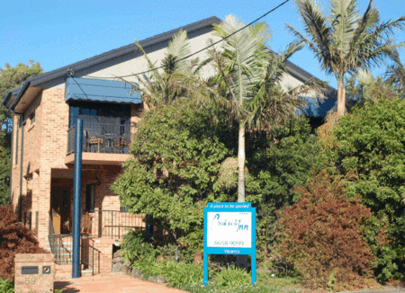 Creekside Inn - Tourism Caloundra