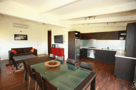 Off Mountain Accommodation - Tourism Caloundra 1