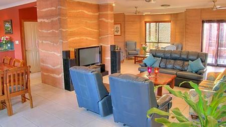 Gladstone Earth And Sea - Tourism Caloundra 0