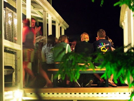 Blue Reef Backpackers - Tourism Caloundra 0