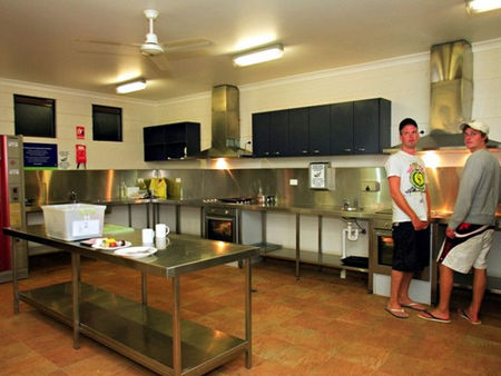 Blue Reef Backpackers - Tourism Caloundra 1