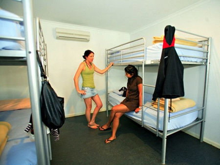 Blue Reef Backpackers - Tourism Caloundra 2