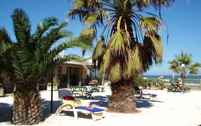Tradewinds Seafront Apartments - Tourism Caloundra 0
