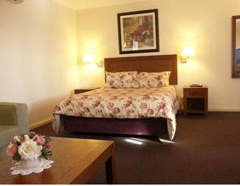 Armidale Pines Motel - Tourism Caloundra 0