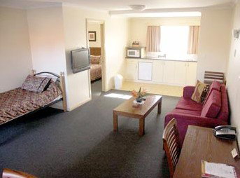 Armidale Pines Motel - Tourism Caloundra 4