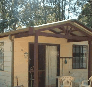 Gum Grove Chalets - Tourism Caloundra 0